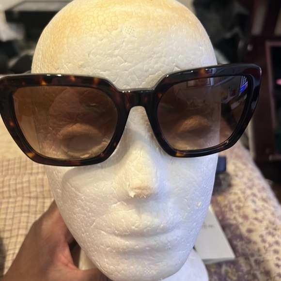 Tortes shell sunglasses. New without tags. Coach on both sides of sunglasses. - Picture 4 of 6